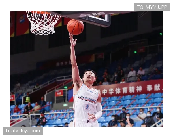 蒋光太防守端表现抢眼,助球队斩获关键胜利,状态回暖引关注 蒋光太防守端表现抢眼,助球队斩获关键胜利,状态回暖引关注