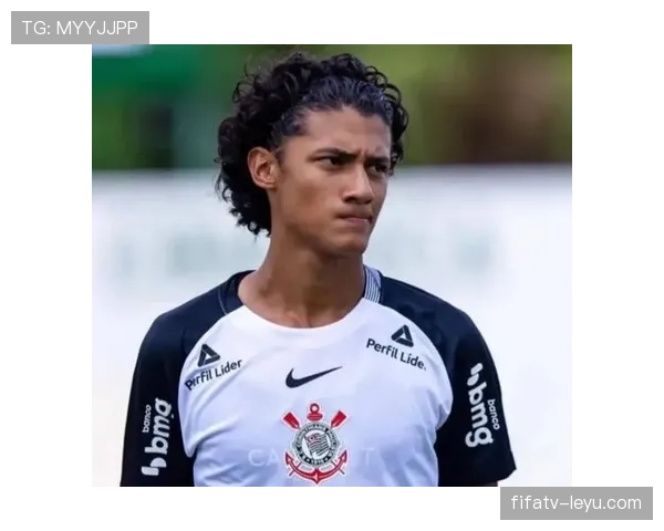 年轻新星萨卡首披国家队战袍,国际舞台首秀引万众期待 年轻新星萨卡首披国家队战袍,国际舞台首秀引万众期待